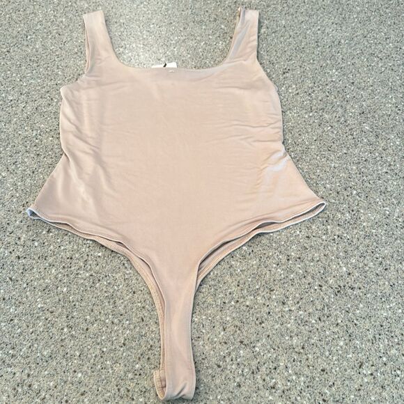 GREEN ENVELOPE Bodysuit *NEW* - Picture 6 of 8